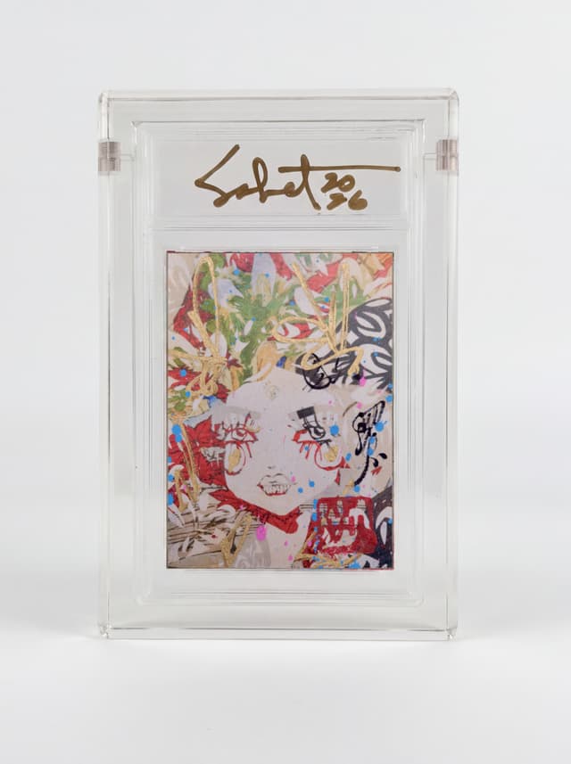Akimomiji Bijin 2026 Sabet Mini Original, in its acrylic case